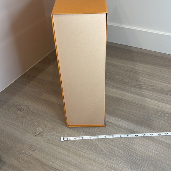 Authentic Louis Vuitton gift box - Picture 3 of 8